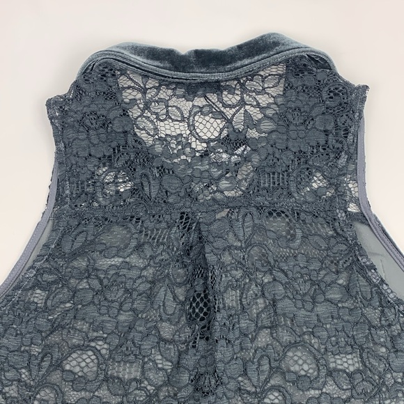 Miss Me Velvet Gray Sleeveless lace button down top shirt beaded Size Small NWT - Picture 11 of 13
